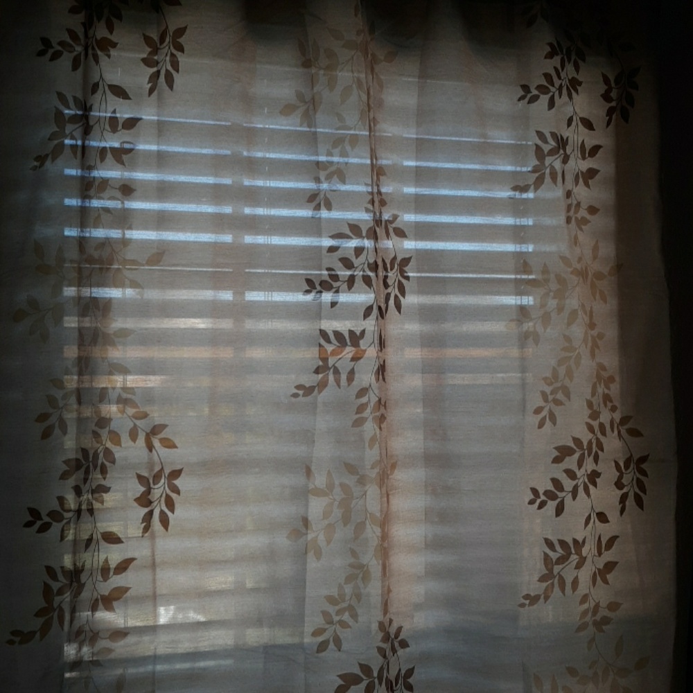 2 Printed Leaves Faux Silk Panels